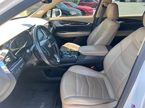 Used 2020 Cadillac XT6 Premium Luxury w/ Platinum Package AWD/4WD image 25