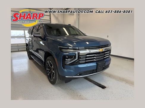 New 2026 Chevrolet Suburban Premier image 1