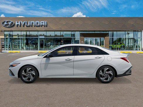 New 2026 Hyundai Elantra SEL Sport Premium image 3