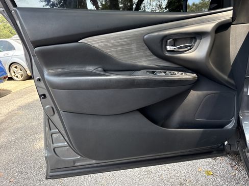 Used 2018 Nissan Murano S FWD image 31
