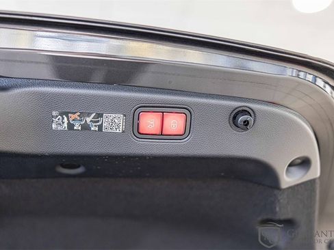 Used 2023 Mercedes-Benz CLS 450 4MATIC w/ Premium Package image 18