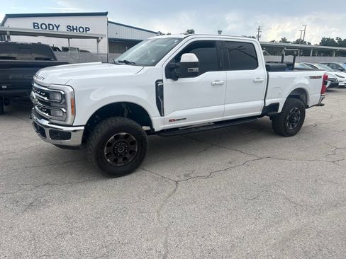 Used 2023 Ford F250 Lariat w/ Lariat Ultimate Package AWD/4WD image 2