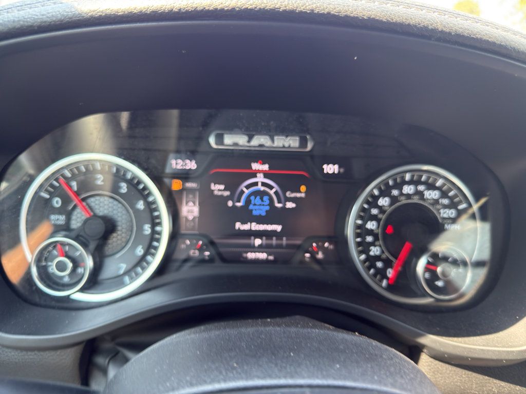 Used 2025 RAM 1500 Laramie AWD/4WD image 13