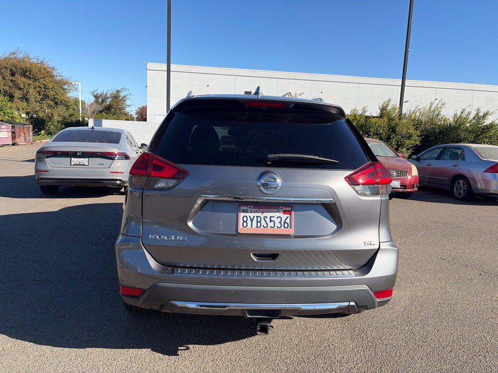 Used 2018 Nissan Rogue SL w/ Premium Package FWD image 5