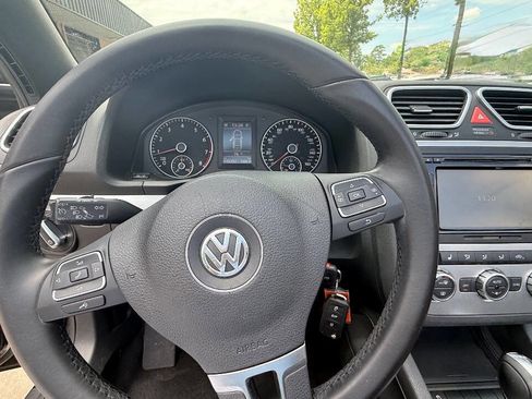 Used 2013 Volkswagen Eos Komfort FWD image 55