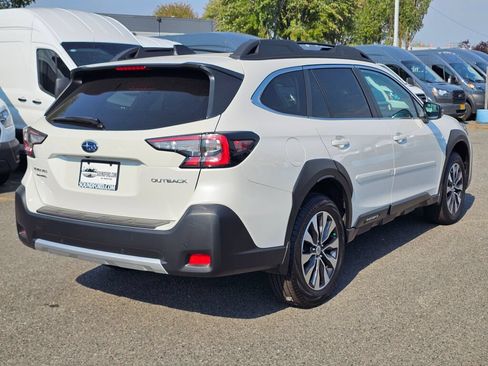 Used 2025 Subaru Outback Limited AWD/4WD image 5