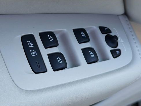 Used 2022 Volvo XC60 B6 Inscription w/ Advanced Package image 23