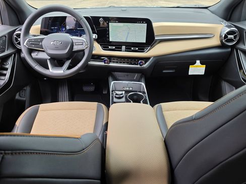 New 2026 Chevrolet Equinox ACTIV w/ Convenience Package III FWD image 10