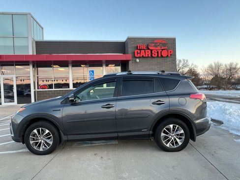Used 2017 Toyota RAV4 XLE image 15