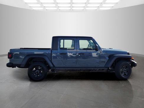 New 2026 Jeep Gladiator Sport AWD/4WD image 4