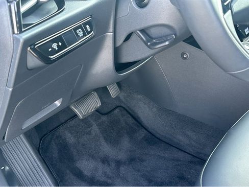 Certified 2025 Kia Niro EX image 30