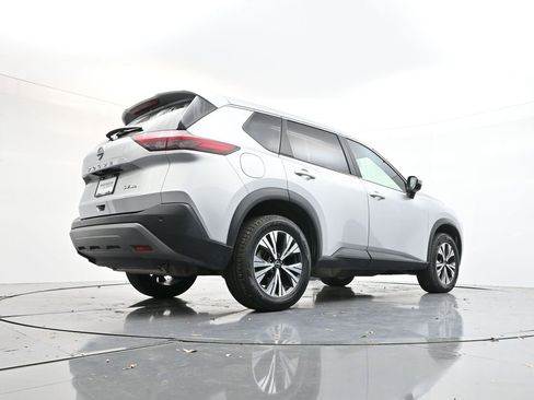 Used 2023 Nissan Rogue SV image 31