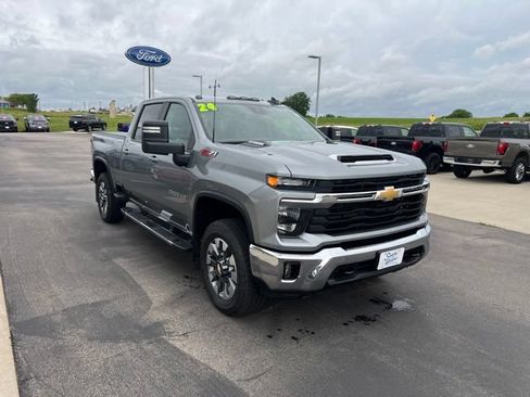 Used 2024 Chevrolet Silverado 2500 LT w/ All Star Edition AWD/4WD image 3