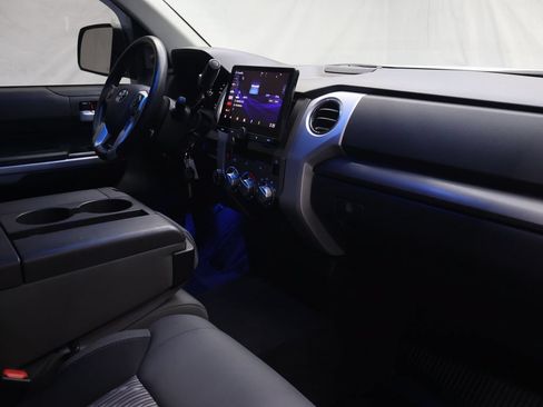 Used 2018 Toyota Tundra SR5 AWD/4WD image 10