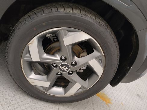 Used 2022 Hyundai Venue SEL FWD image 31