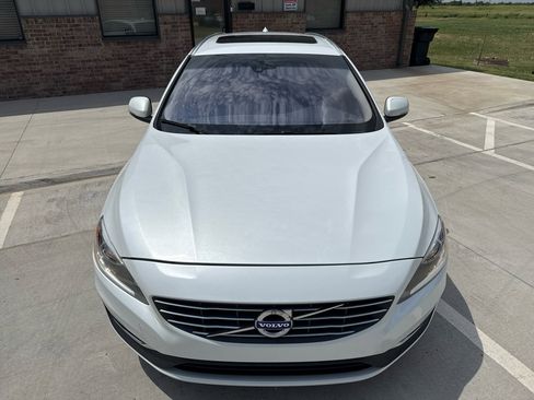 Used 2016 Volvo V60 T5 Premier image 4