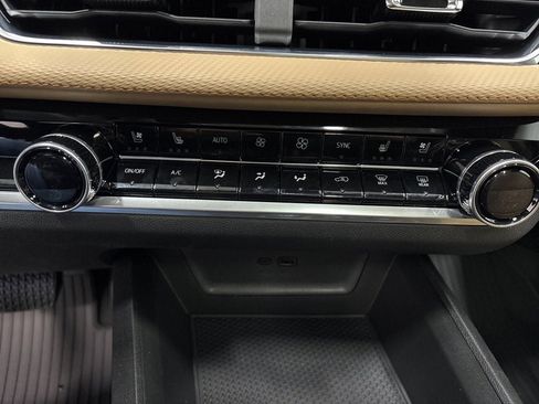 New 2026 Chevrolet Equinox ACTIV w/ Convenience Package III image 22