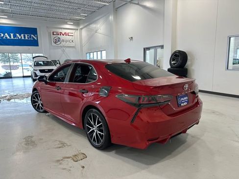 Used 2021 Toyota Camry SE image 8