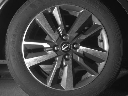 Used 2025 Nissan Versa SV image 15