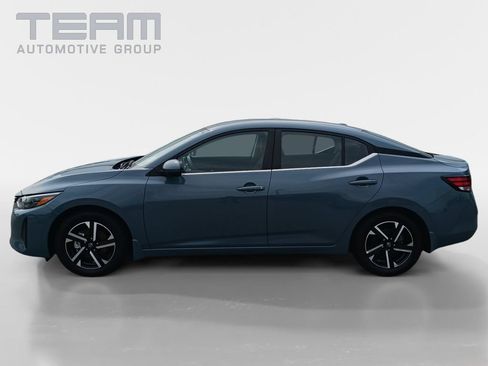 Used 2025 Nissan Sentra SV FWD image 4