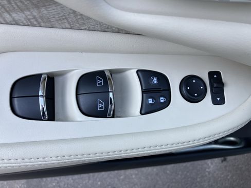 Used 2020 Nissan Murano SL image 18