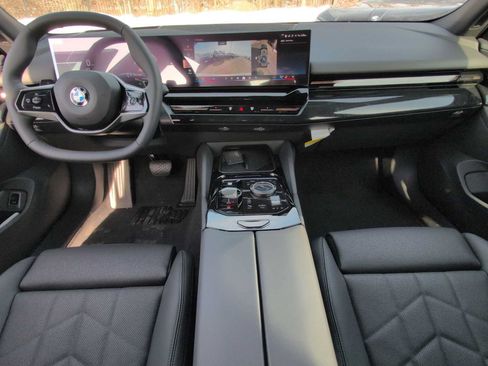 Used 2026 BMW 530i xDrive AWD/4WD image 14