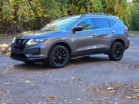 Used 2018 Nissan Rogue SV image 7