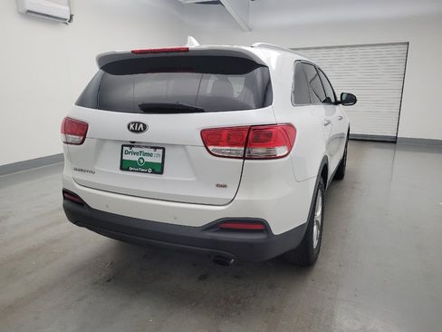 Used 2017 Kia Sorento FWD w/ LX Convenience Package image 7