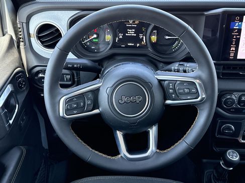 Used 2024 Jeep Wrangler Sahara w/ Technology Group image 17