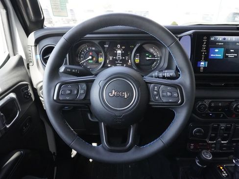Used 2024 Jeep Wrangler Unlimited Rubicon 4xe AWD/4WD image 10