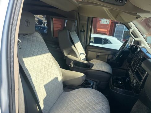 Used 2016 Chevrolet Express 2500 image 13