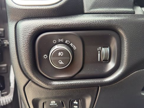 Used 2022 RAM 1500 Big Horn AWD/4WD image 16