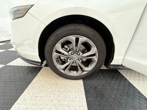 Used 2023 Honda Accord EX image 9