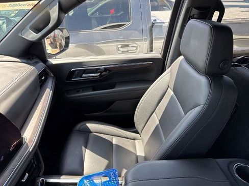 Used 2025 Chevrolet Tahoe LT image 13