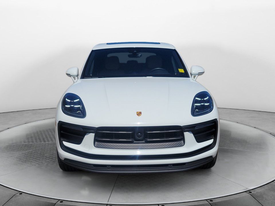 Used 2023 Porsche Macan AWD/4WD image 2
