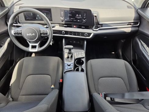 Used 2025 Kia Sportage LX FWD image 12