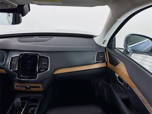 Used 2024 Volvo XC90 T8 Plus w/ Protection Package Premier image 20