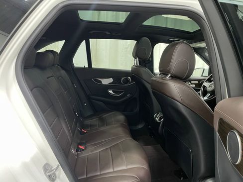 Used 2017 Mercedes-Benz GLC 300 4MATIC image 32