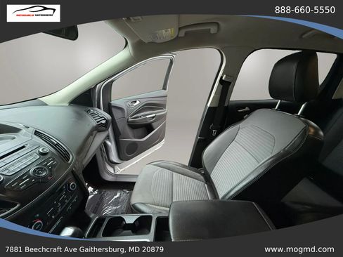 Used 2018 Ford Escape SE w/ SE Sport Appearance Package AWD/4WD image 17