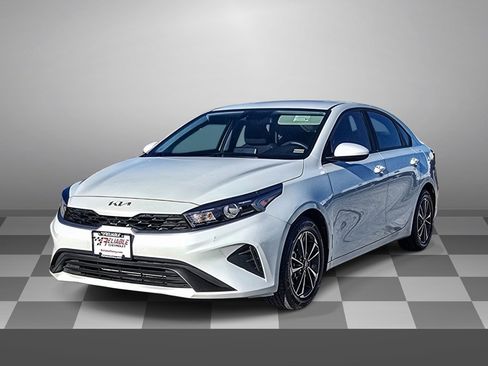 Used 2024 Kia Forte LXS image 3