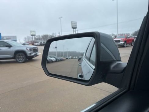 Used 2023 Chevrolet Traverse LT w/ LPO, Floor Liner Package image 59