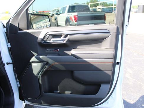 Used 2022 GMC Sierra 1500 AT4 w/ AT4 Premium Package AWD/4WD image 14