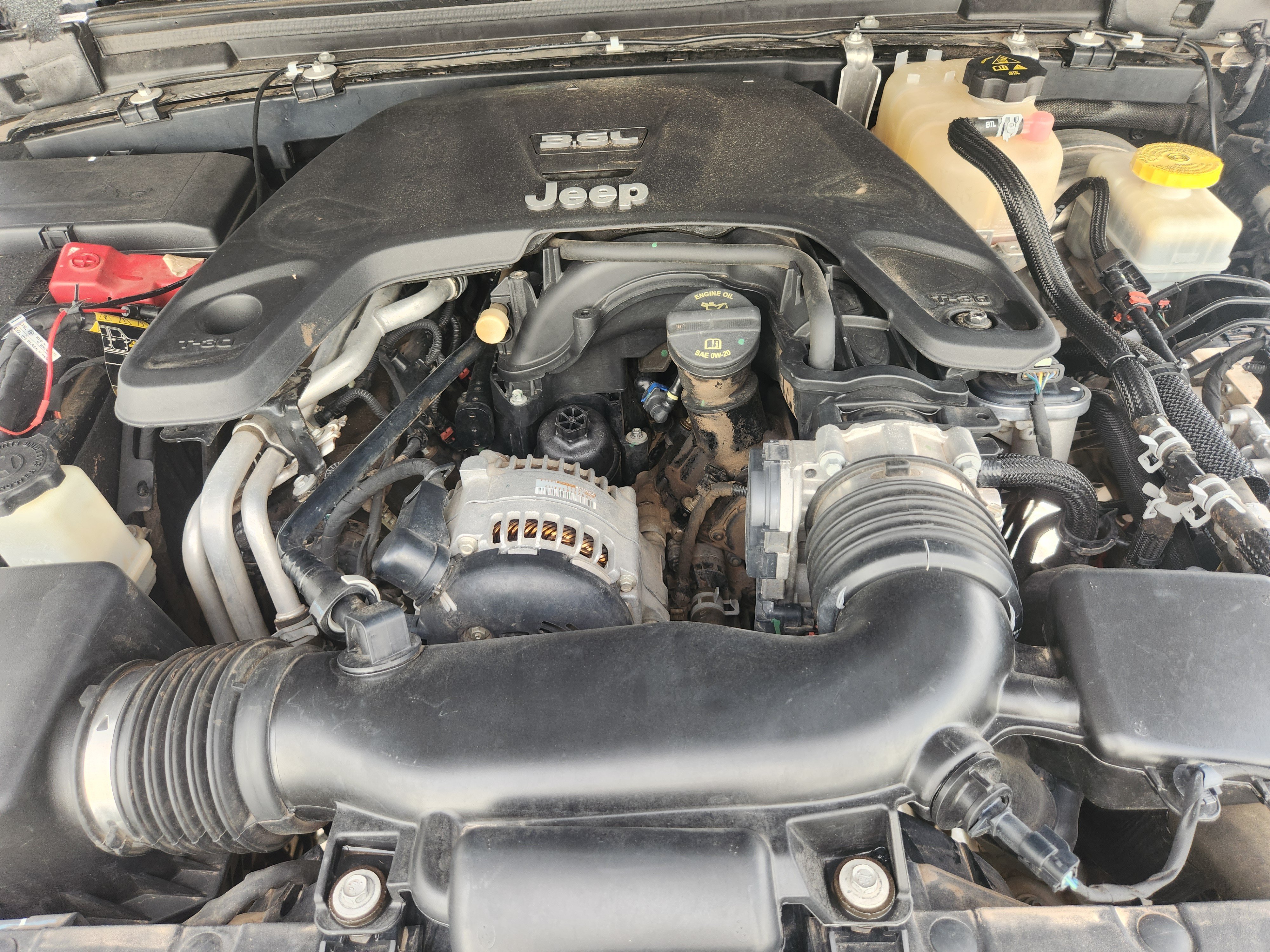 Used 2019 Jeep Wrangler Unlimited Sahara AWD/4WD image 31