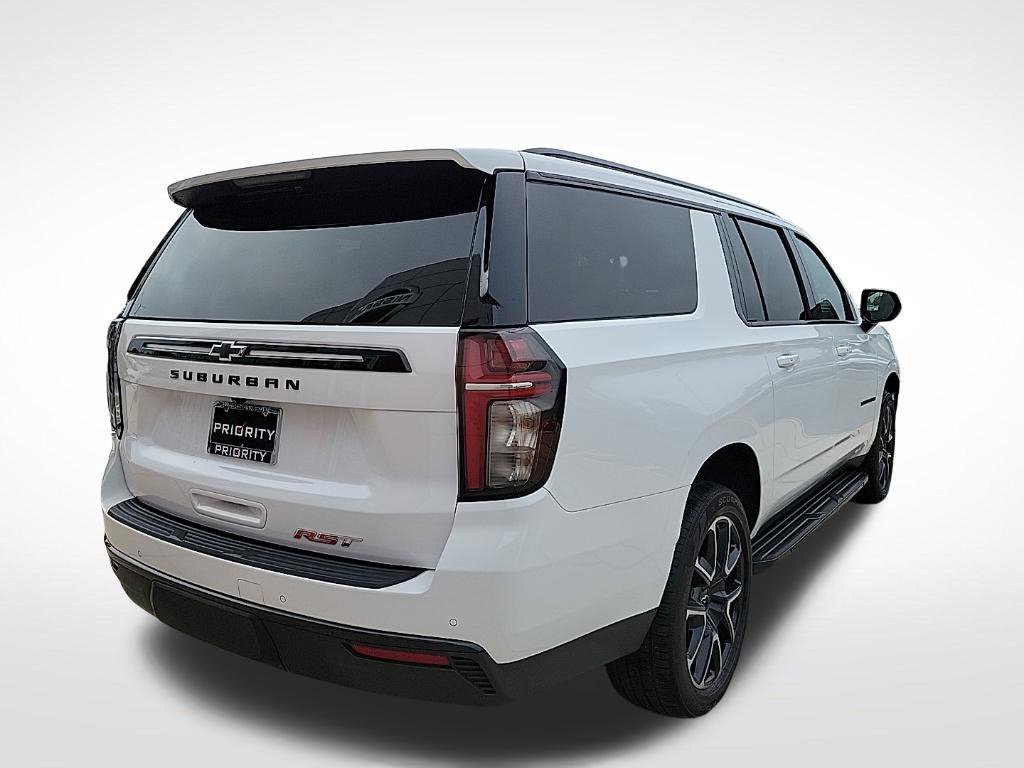 Used 2023 Chevrolet Suburban RST AWD/4WD image 4