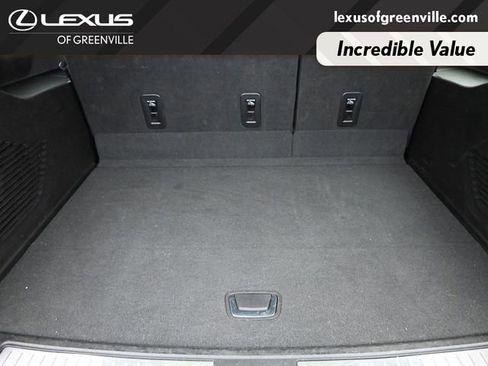 Used 2023 Chevrolet Suburban Premier image 32