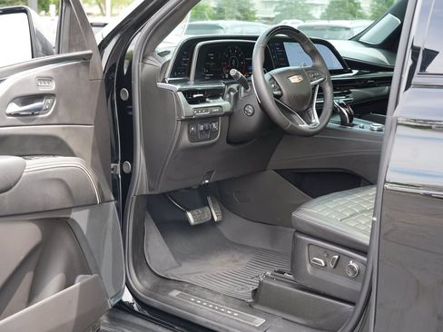Used 2024 Cadillac Escalade V AWD/4WD image 13