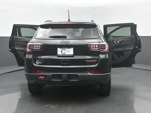Used 2025 Jeep Compass Trailhawk w/ Sun & Sound Group AWD/4WD image 58