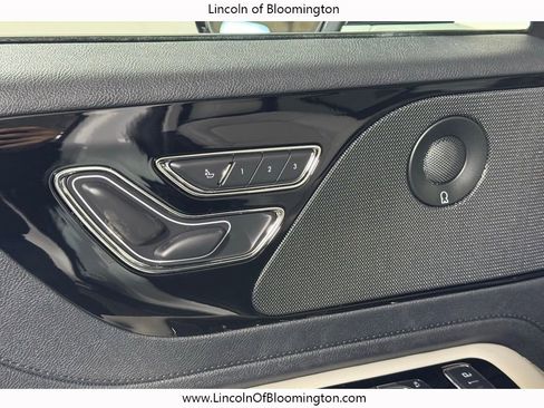 New 2026 Lincoln Aviator AWD image 19