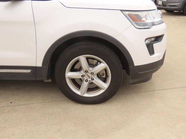 Used 2018 Ford Explorer XLT w/ Equipment Group 202A FWD image 7