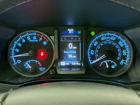Used 2022 Toyota Tacoma TRD Off-Road w/ Technology Package AWD/4WD image 14